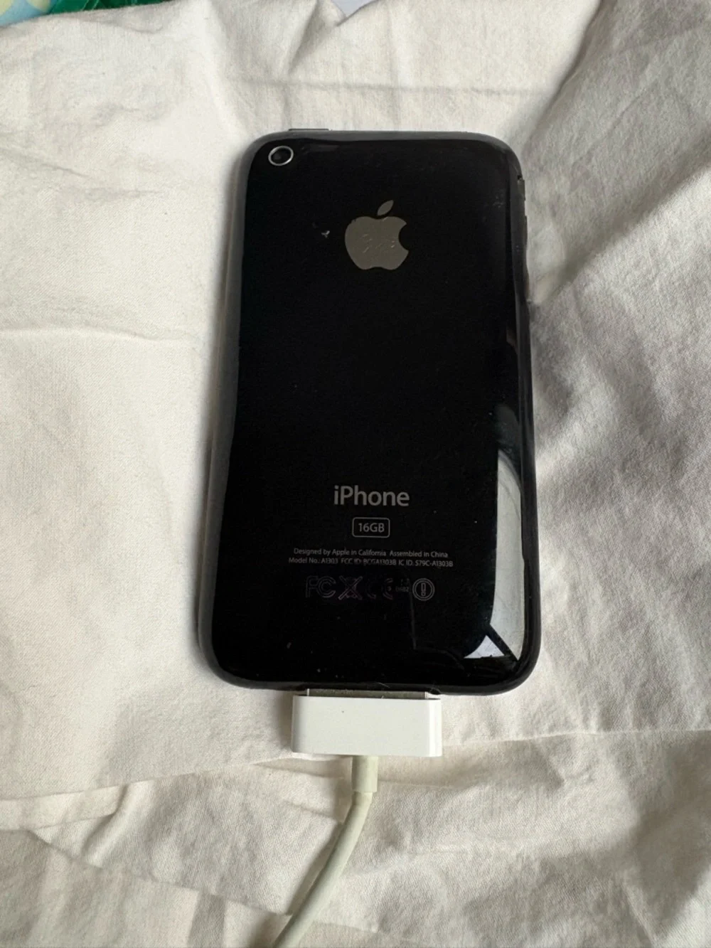 Apple iPhone 1st Generation Original & FullyWorking, No Scratches. IPhone Only,